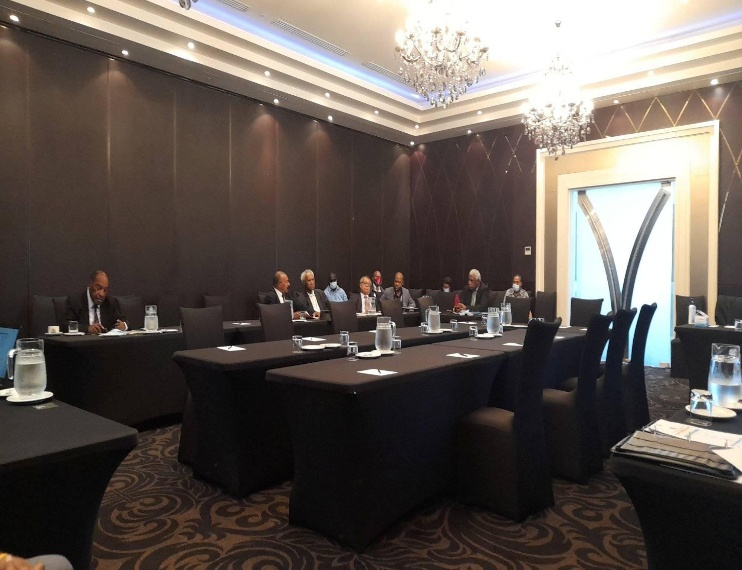 Team discussion at Lamana